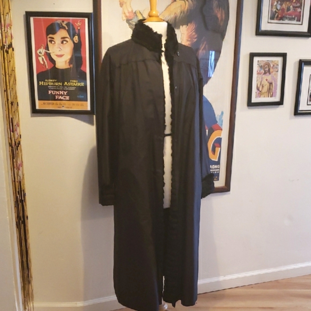Vintage Julie Latour Paris Black Long Silk Coat Lined with Fox Fur Size Large
